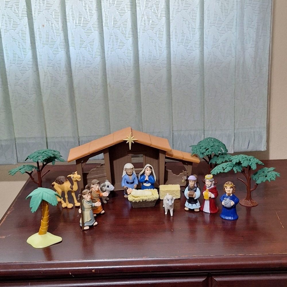Tales Of Glory Nativity Playset